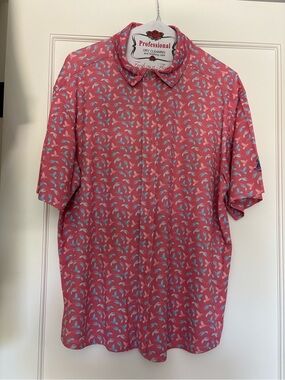 Bermuda Sands Golf Stylish Short-Sleeve Button-Up Shirt. Medium